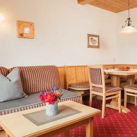 Haus Raschlguat Apartment Fiss